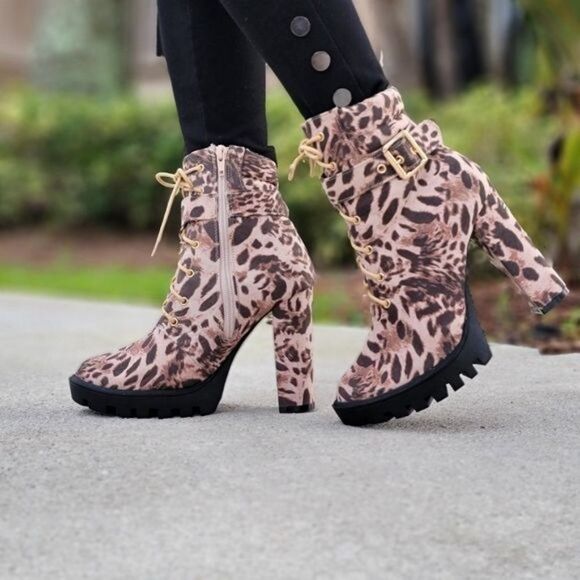 Women's Leopard Lace up Booties Chunky Heels - Picture 6 of 6